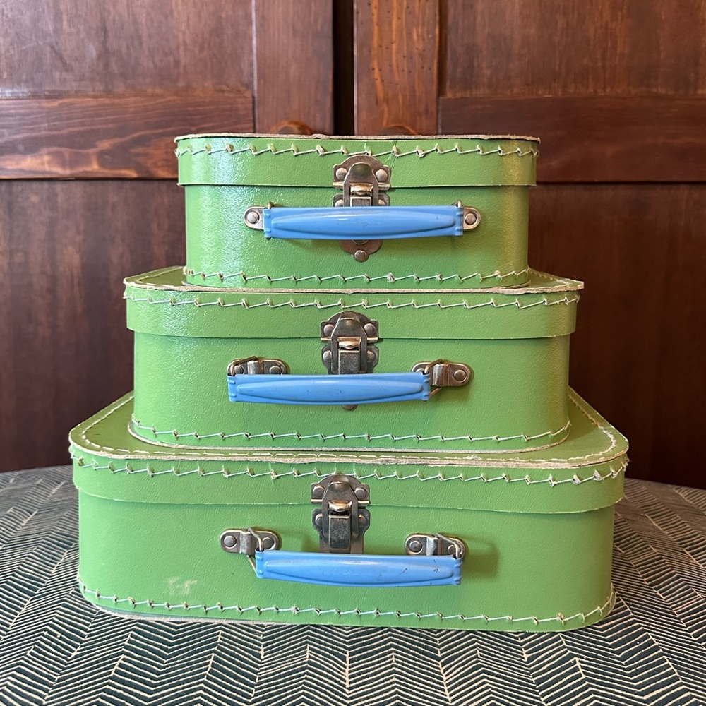 Well loved : Decor : Kids’ suitcases : Cardboard type material 🤎